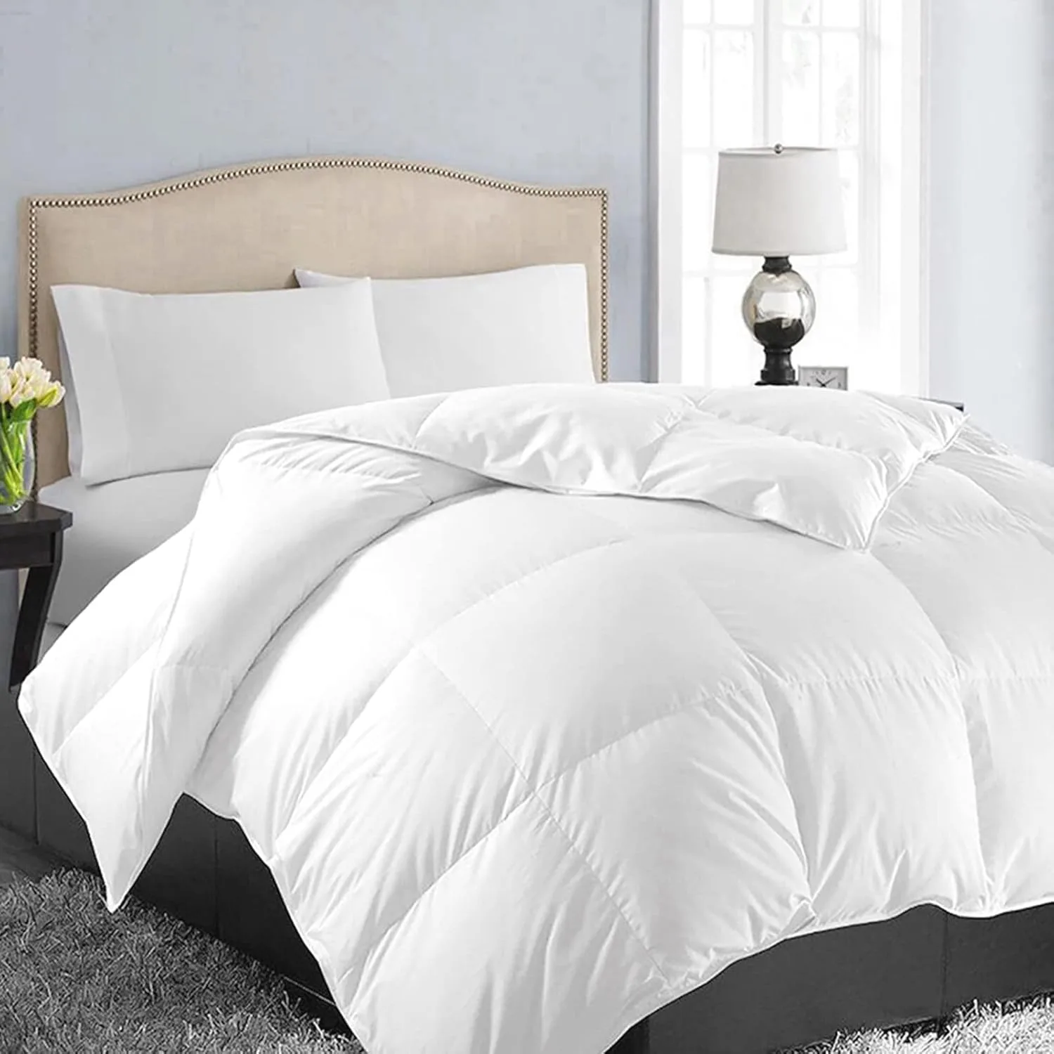 Easeland Queen Size Down Alternative Comforter
